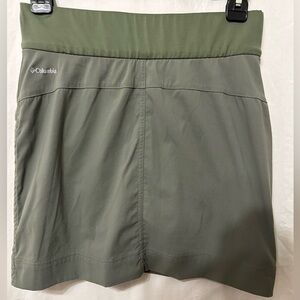 SOLD Columbia Omni-Shield Olive Green Skort – Water-Repellent & Stretchy 🌿✨
